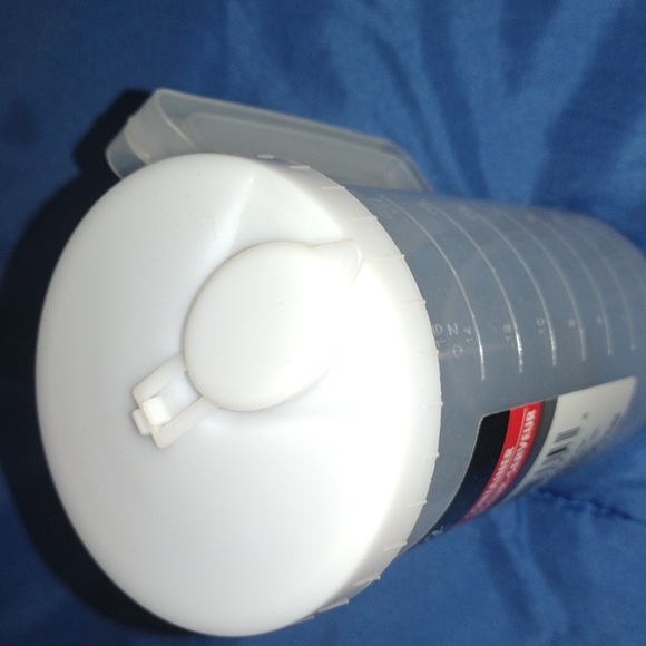 Mix and serve container - Picture 4 of 6